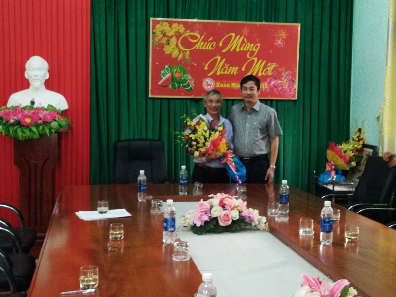 Lễ chia tay nghĩ hưu theo chế độ nhà nước của thầy Bùi Đàn