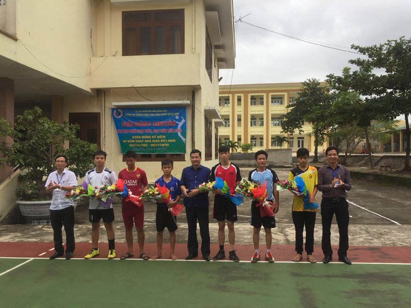 Giải bóng chuyền nam học viên, học sinh, sinh viên năm