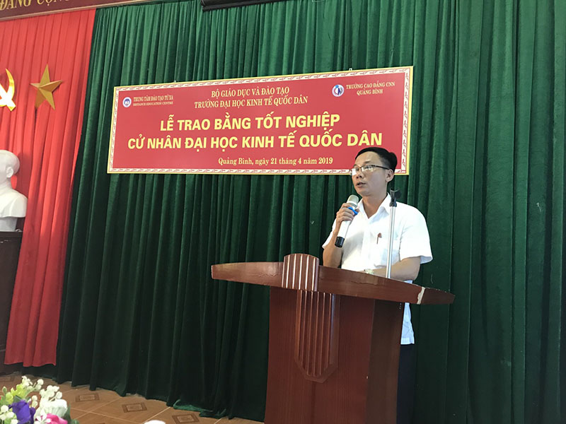 LỄ TRAO BẰNG TỐT NGHIỆP CỬ NHÂN ĐẠI HỌC KINH TẾ QUỐC DÂN HÀ NỘI