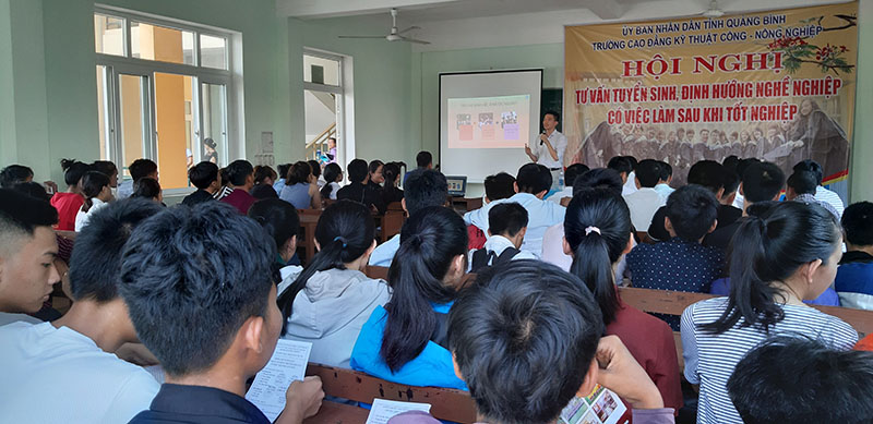 Hội nghị tư vấn tuyển sinh, định hướng nghề nghiệp có việc làm sau khi tốt nghiệp