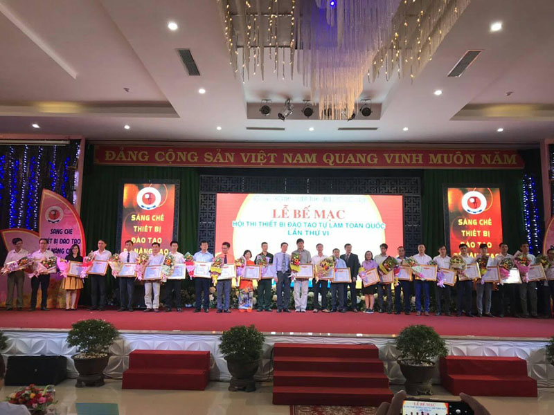 Trường Cao đẳng Kỹ thuật Công - Nông Nghiệp Quảng Bình đạt thành tích cao tại Hội thi thiết bị đào tạo tự làm Toàn quốc lần thứ VI - năm 2019