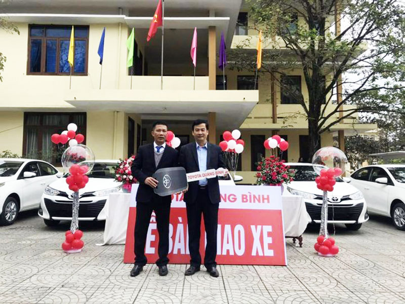 Lễ bàn giao xe ô tô tập lái cho Trường Cao đẳng Kỹ thuật Công - Nông nghiệp Quảng Bình