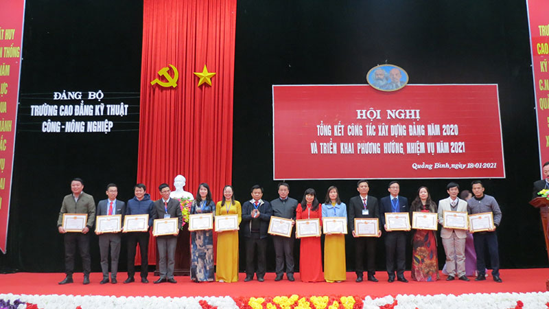 Hội nghị tổng kết công tác xây dựng đảng năm 2020 và triển khai phương hướng nhiệm vụ năm 2021