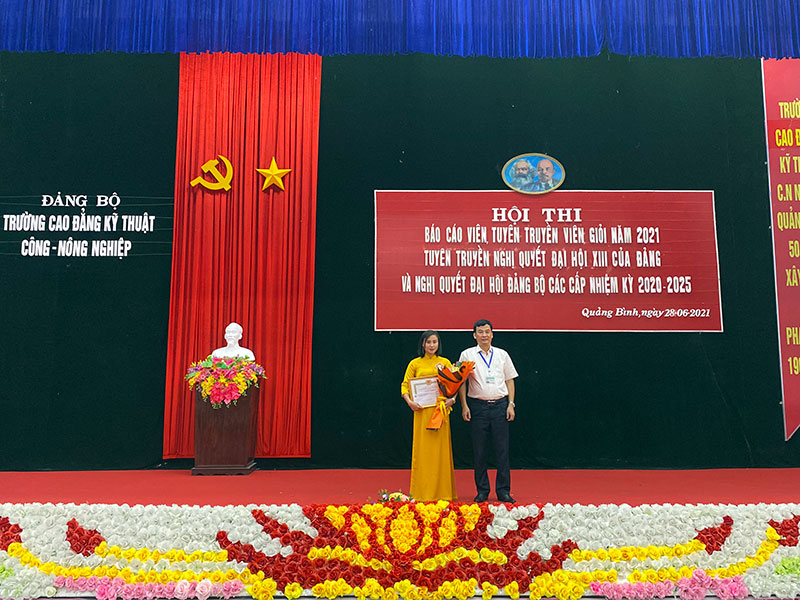 Hội thi Báo cáo viên, tuyên truyền viên giỏi năm 2021 tuyên truyền Nghị quyết Đại hội XIII của Đảng và Nghị quyết Đại hội Đảng bộ các cấp nhiệm kỳ 2020 - 2025