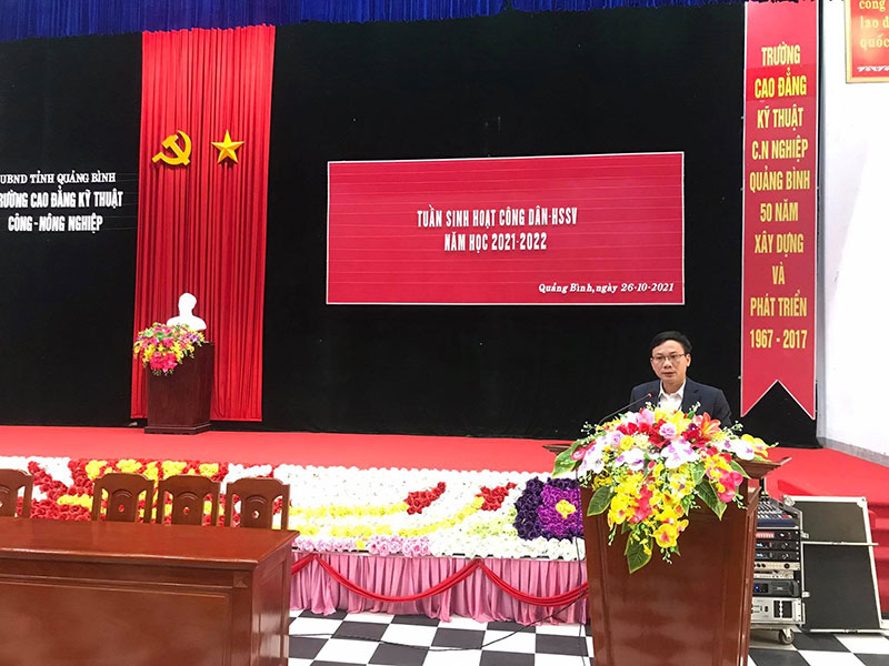 TUẦN SINH HOẠT CHÍNH TRỊ ĐẦU KHÓA