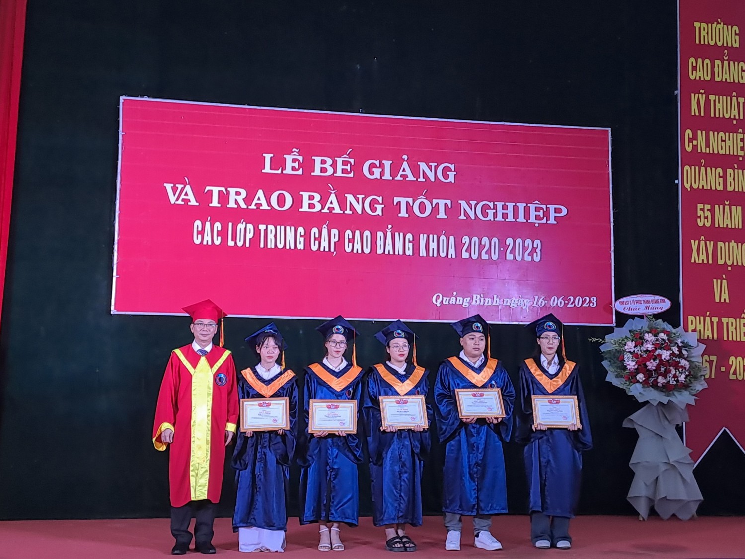 LỄ BẾ GIẢNG VÀ PHÁT BẰNG TỐT NGHIỆP HỆ TRUNG CẤP, CAO ĐẲNG NIÊN KHÓA 2020 – 2023