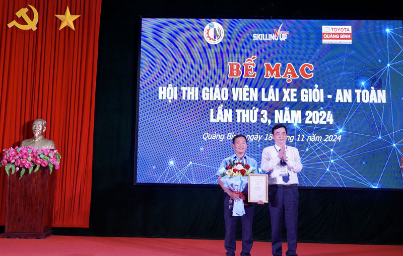 Hội thi “Giáo viên lái xe giỏi, an toàn” lần thứ 3 năm 2024