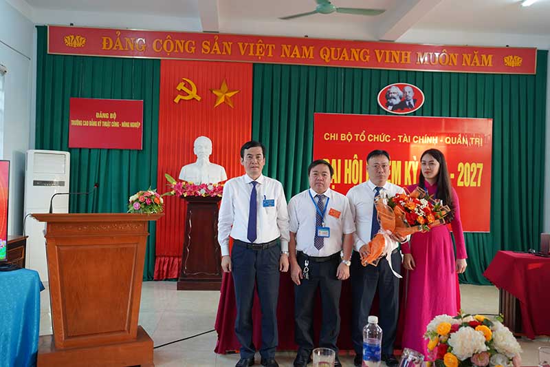 Đại hội Chi bộ Tổ chức - Tài chính - Quản trị, nhiệm kỳ 2025 - 2027
