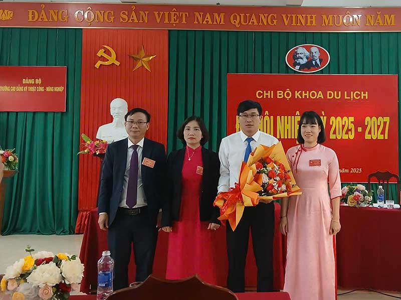 Đại hội Chi bộ Khoa Du lịch, nhiệm kỳ 2025 - 2027