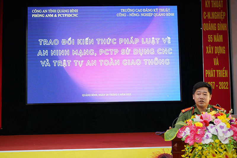 Hội nghị tuyên truyền pháp luật về trật tự an toàn giao thông, an ninh mạng và phòng, chống tội phạm sử dụng công nghệ cao