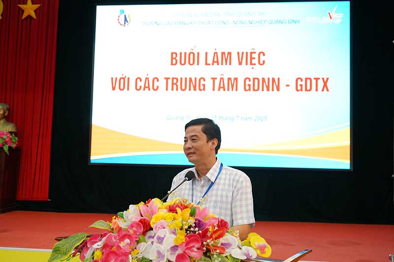 Trường Cao đẳng Kỹ thuật Công - Nông nghiệp Quảng Bình có buổi làm việc với các Trung tâm Giáo dục nghề nghiệp - Giáo dục thường xuyên trên địa bàn tỉnh Quảng Trị