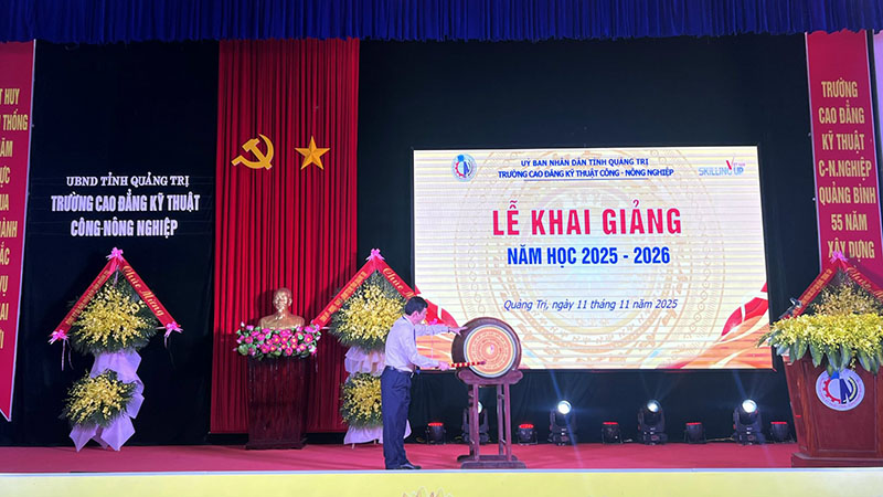 Trường Cao đẳng Kỹ thuật Công - Nông nghiệp Quảng Trị khai giảng năm học mới 2025 - 2026