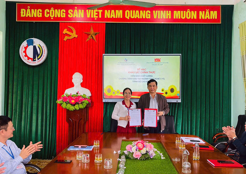 Đánh giá ngoài chất lượng chương trình đào tạo ngành Công nghệ ô tô, trình độ cao đẳng tại Trường Cao đẳng Kỹ thuật Công - Nông nghiệp Quảng Trị