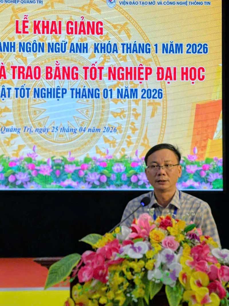 LỄ KHAI GIẢNG VÀ BẾ GIẢNG CÁC LỚP ĐẠI HỌC CỦA VIỆN ĐÀO TẠO MỞ VÀ CÔNG NGHỆ THÔNG TIN,ĐẠI HỌC HUẾ